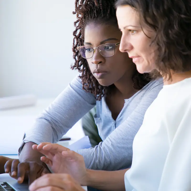 Especialistas que trabajan en informática